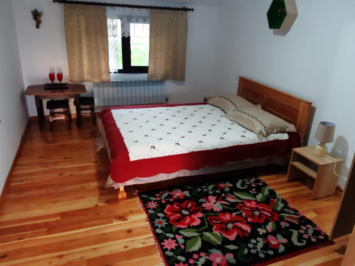 Vila Casa Dintre Pini Păltinoasa Exteriér fotografie